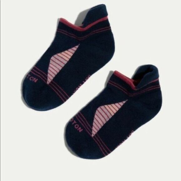 NWT Tavi Noir Women’s Black Pink Peloton Tech Sport Running Socks Size Medium - Picture 3 of 5